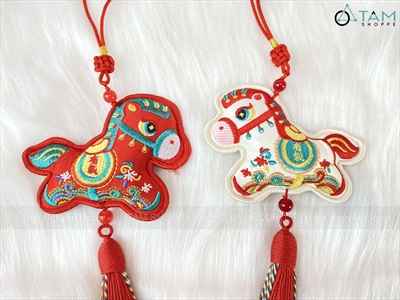 Dây treo Ngựa vải tua rua [Nhiều màu - Cao cấp] PKT-TET-12